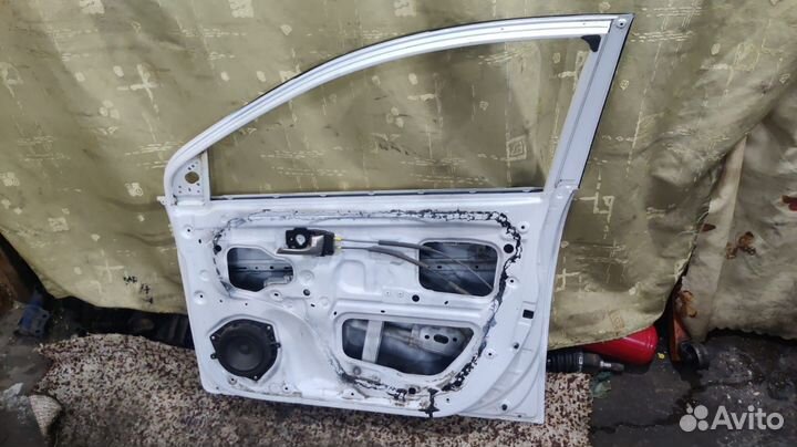 Дверь передняя правая kia rio 3