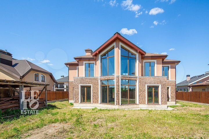 Дом 408 м² на участке 10 сот.