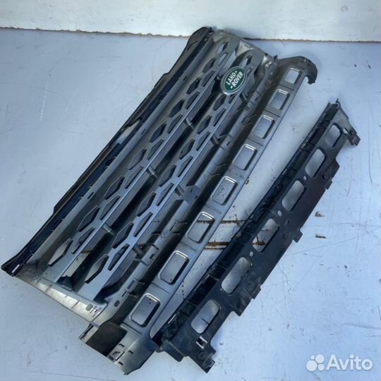 Решетка радиатора передняя Land Rover Freelander 2