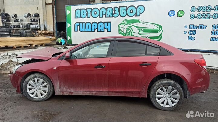 Ограничитель двери передний Chevrolet Cruze 951038