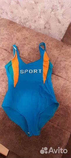 Купальник для девочки. Размер 38