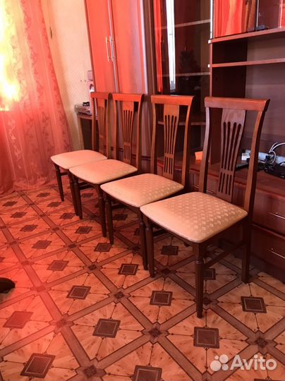 Стол обеденный Лотос