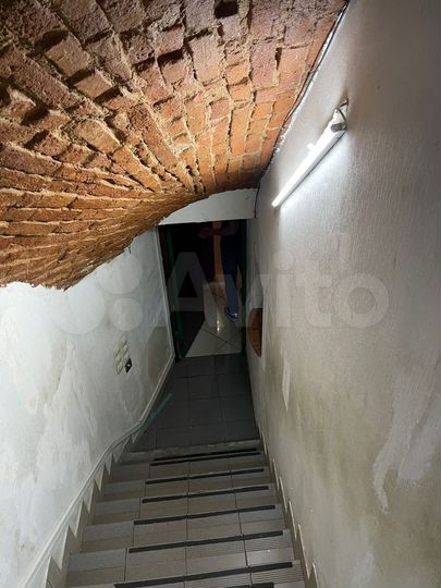 Цоколь на трафике в центре, 172м²