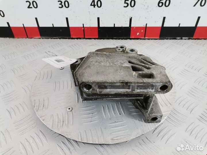 Кронштейн двигателя Volkswagen Polo 3 2001