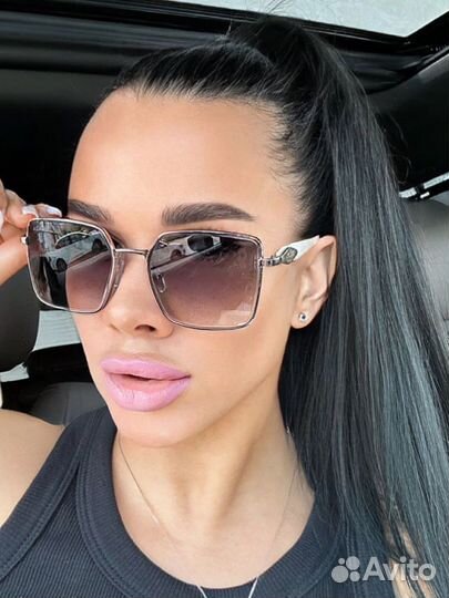 Солнцезащитные очки prada