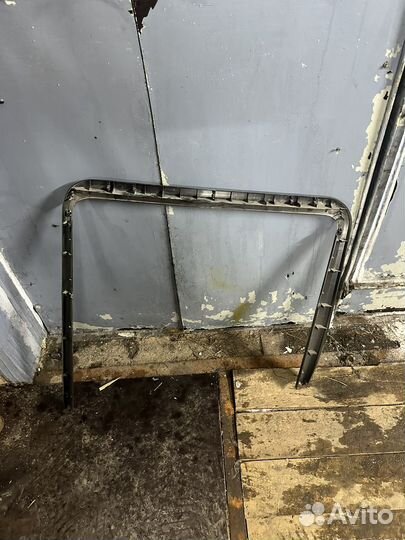 Рамка левой двери Scania 6 2265357