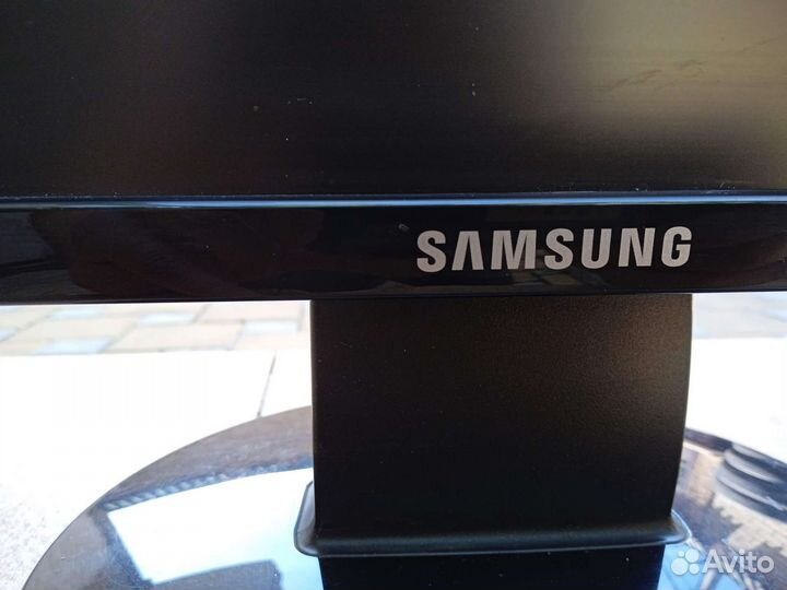 Монитор Samsung 2243