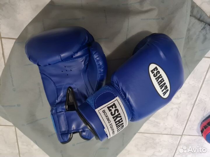 Боксерские перчатки
