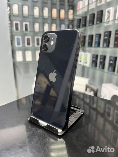 iPhone 12, 64 ГБ