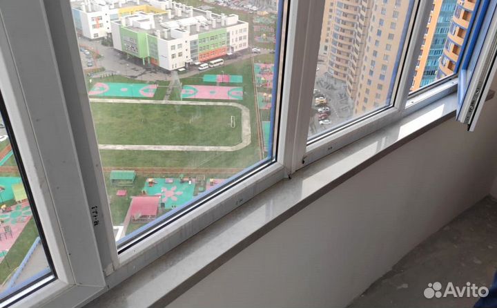 Подоконник из искусственного камня, откос из камня