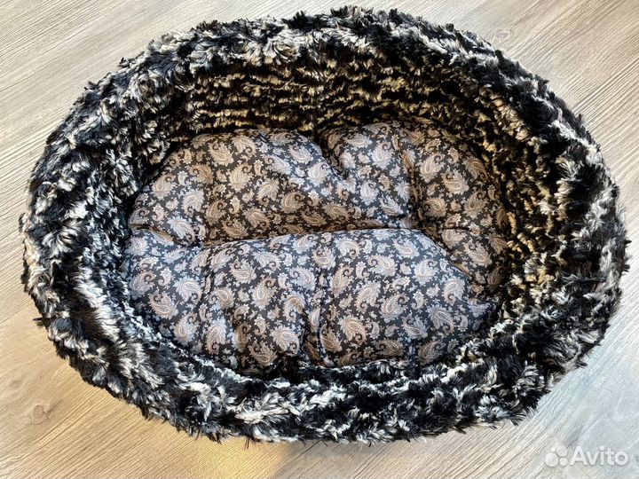 Лежанка для кошек и собак