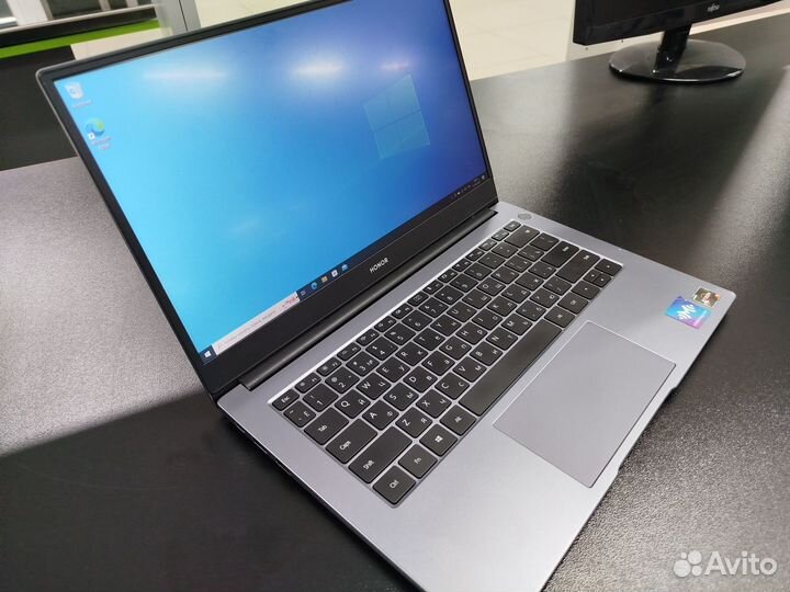 Ноутбук Ryzen 5 3500u Vega 8