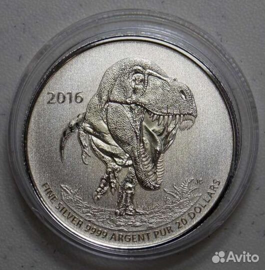 Серебряные монеты разных стран мира