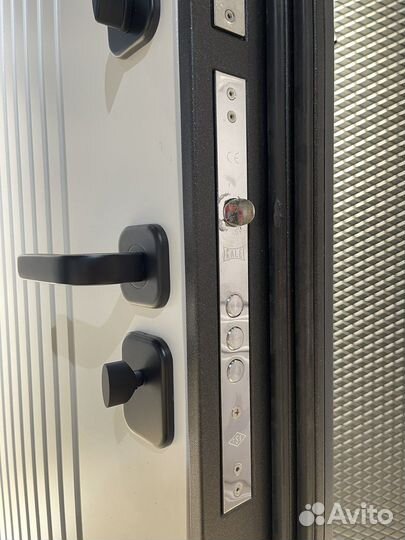 Дверь входная в наличии