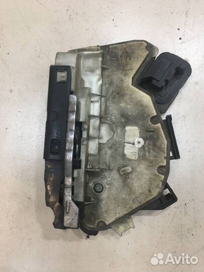 Замок двери задней правой Volkswagen Polo