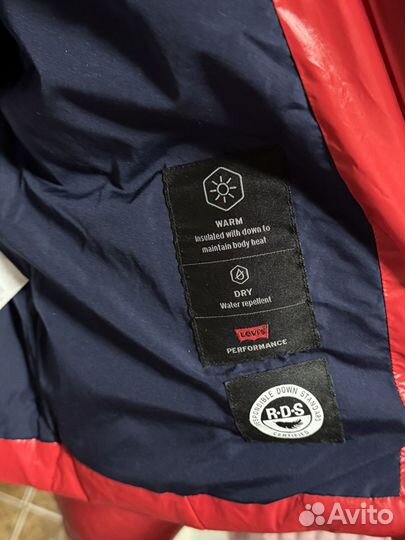 Женский пуховик levis