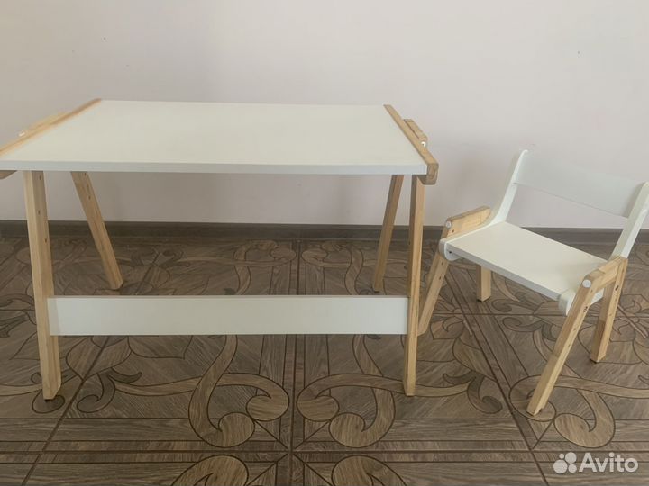 Детский стол и стул
