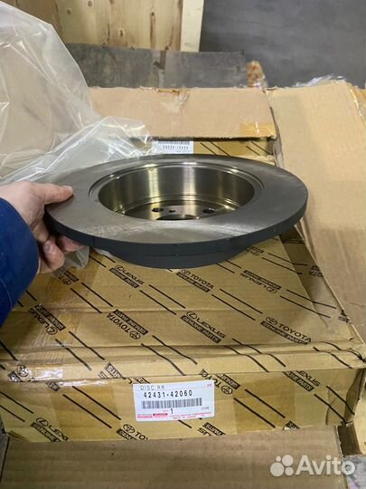 Диск тормозной задний toyota 4243142060 (оригинал)