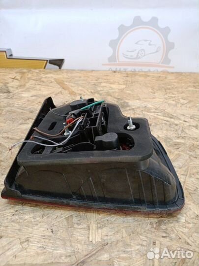 Фонарь в крышку багажника задний правый Volkswagen