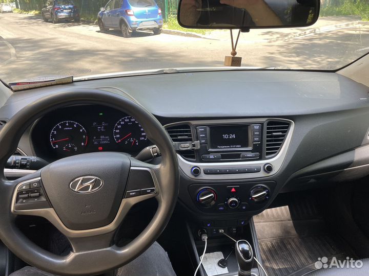 Hyundai Solaris 1.4 AT, 2018, 190 000 км