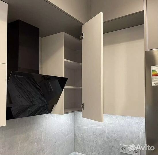 Кухонный гарнитур угловой