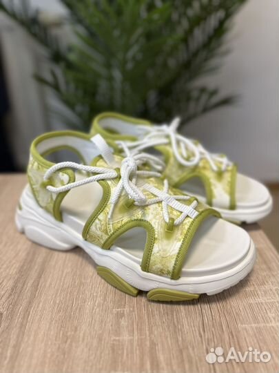 Сандалии Christian Dior