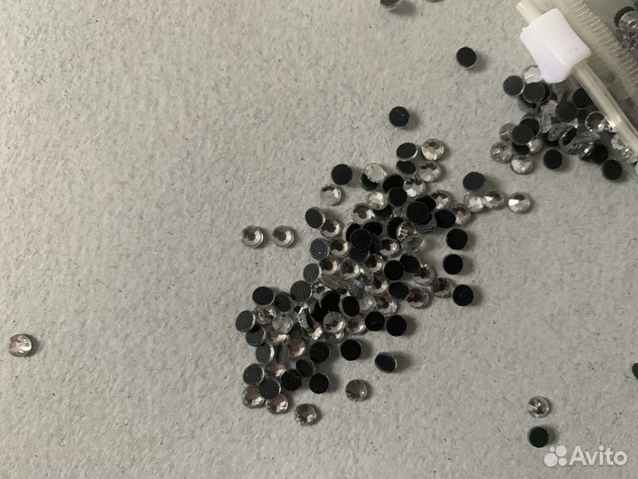 Стразы клеевые новое Стразы для рукоделия
