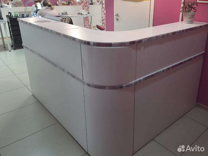 Стол ресепшн, стойка администратора