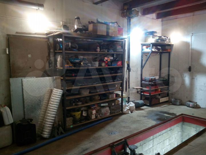 Гараж, > 30 м²