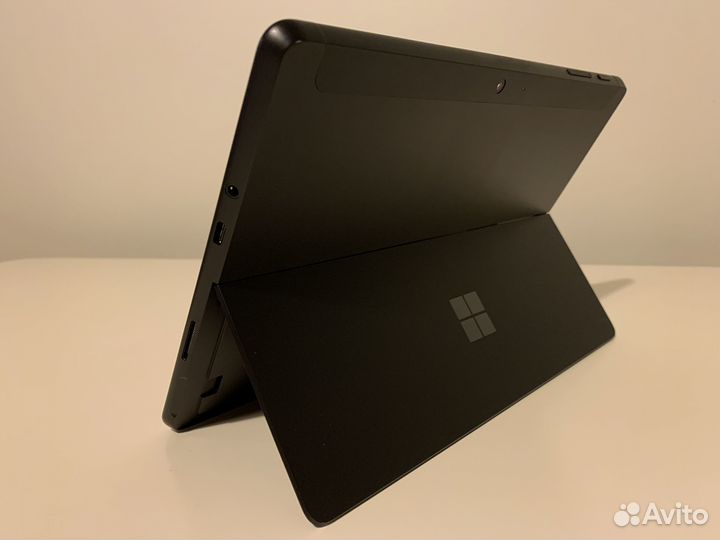 Планшет Microsoft Surface Go 3 черный с клавиатуро