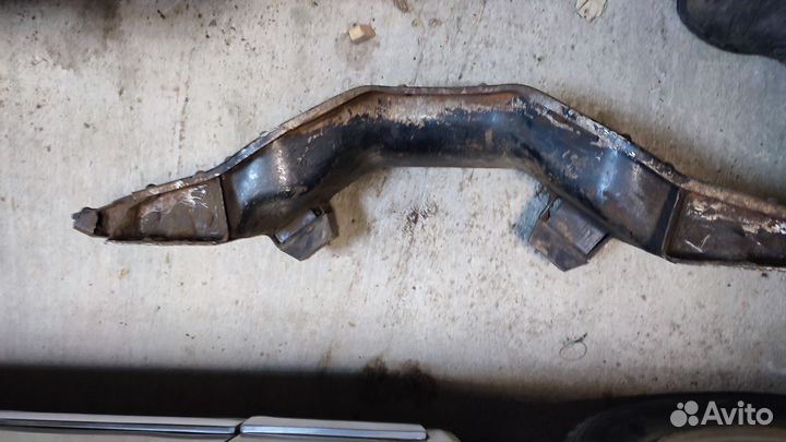 Газ 21 передняя балка