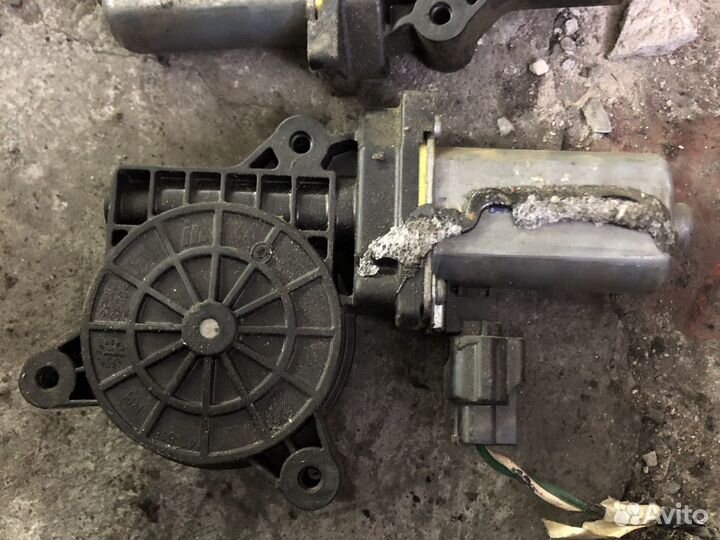 Моторчик стеклоподъемника Renault Logan 2