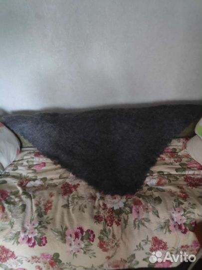 Пуховый платок шаль