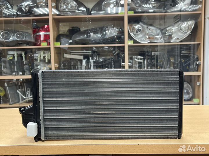 Радиатор печки Мерседес Вито