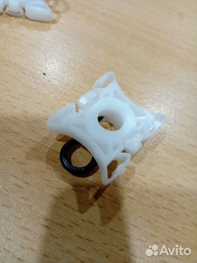 Фиксатор стеклоподъёмника bmw