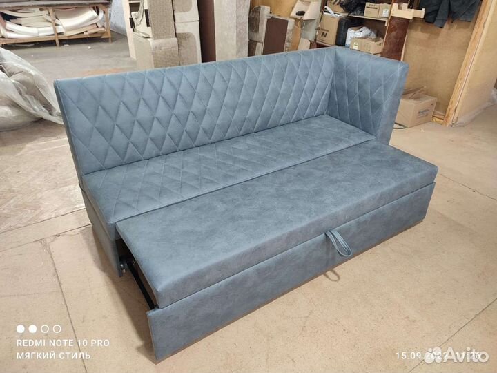 Прямой кухонный уголок со спальным местом