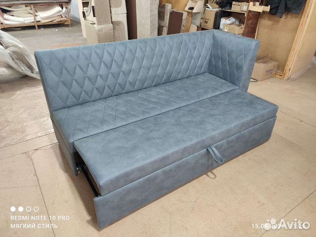 Прямой кухонный уголок со спальным местом