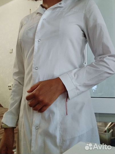 Белый медицинский халат