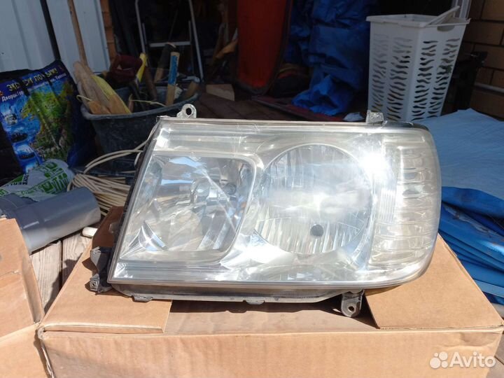 Фары Toyota Land Cruiser 100