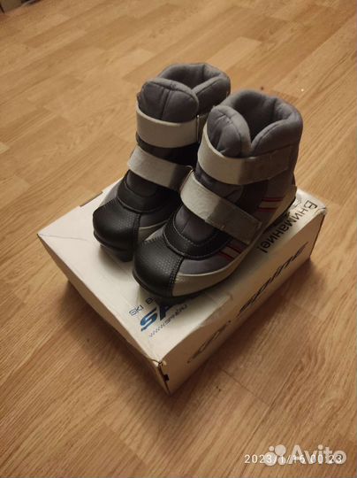 Лыжные ботинки детские 30 размер