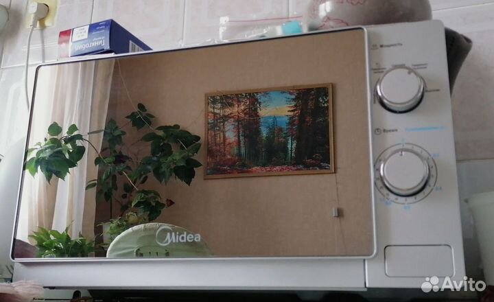 Микроволновая печь Midea MM720C4E-S
