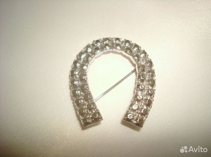 Винтажная брошь. подкова. США