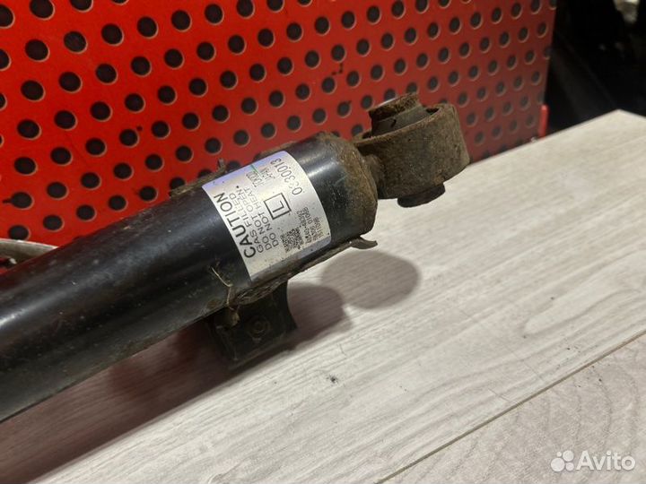 Амортизатор задний левый Lexus Rx 4 450Н 2018