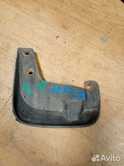 Брызговик передний правый Шевроле авео Т 200