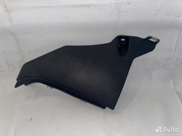 Обшивка стойки передняя правая Toyota Land Cruiser