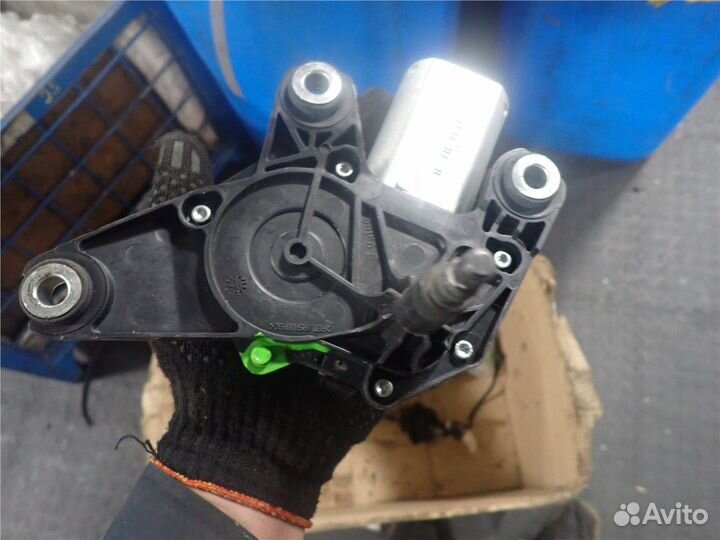 Двигатель стеклоочистителя задний Dodge Caravan, 2