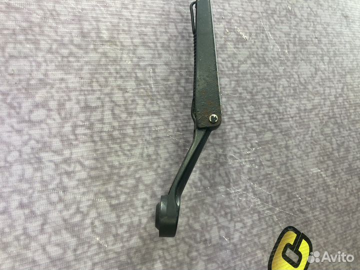 Левый поводок дворника Фиат Альбеа Fiat Albea