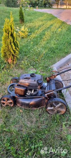 Газонокосилка бензиновая самоходная бу