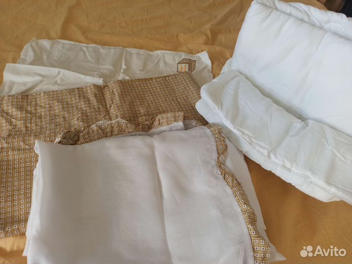 Бортики в кроватку, комплект постельного белья