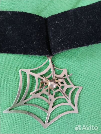 Брошь. Паук